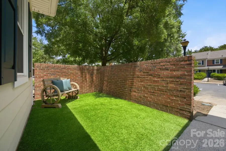 9126 N Vicksburg Park Court, Charlotte, NC 28210 - #3