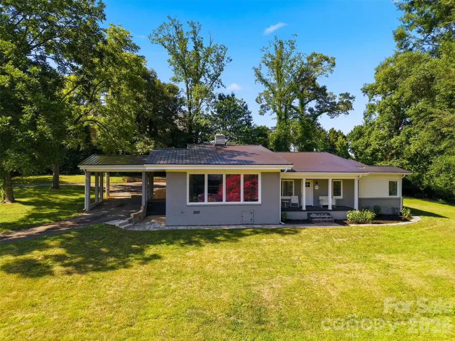 104 31st Avenue Ne, Hickory, NC 28601 - #2
