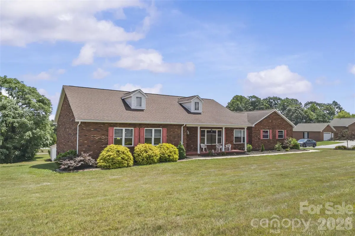 107 Twin Lakes Drive, Statesville, NC 28625 - #1