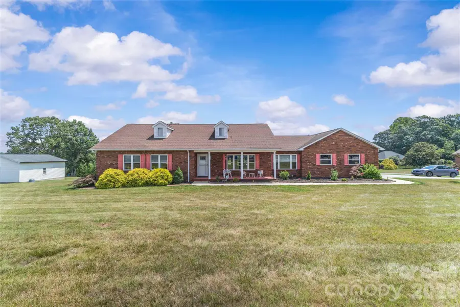 107 Twin Lakes Drive, Statesville, NC 28625 - #3