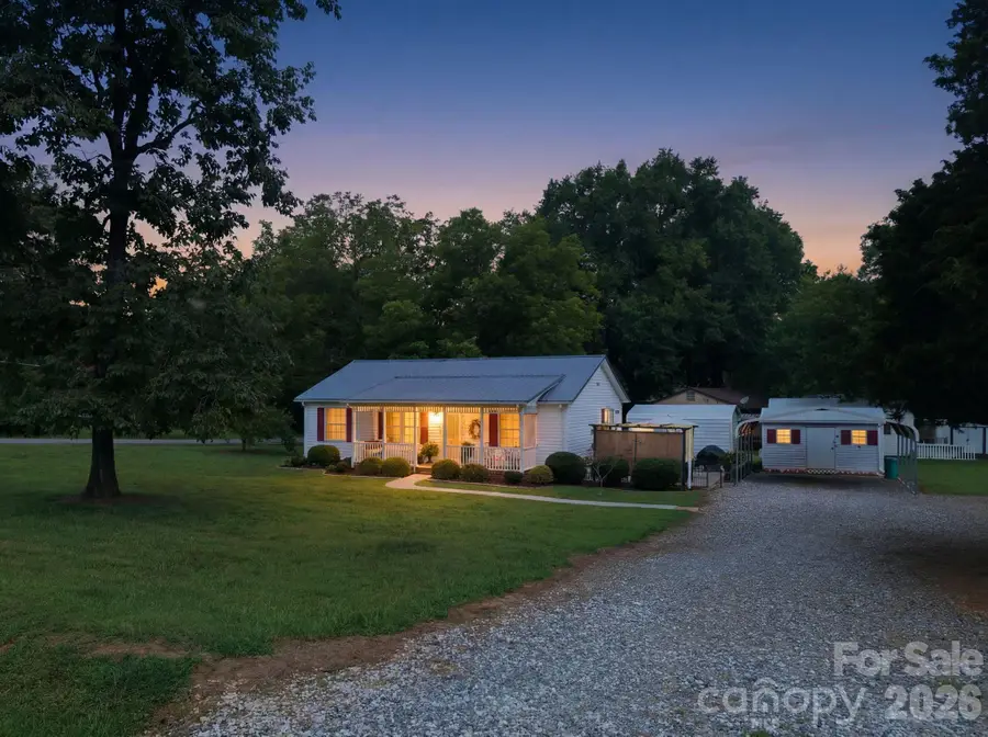 112 W 23rd Street, Newton, NC 28658 - #3