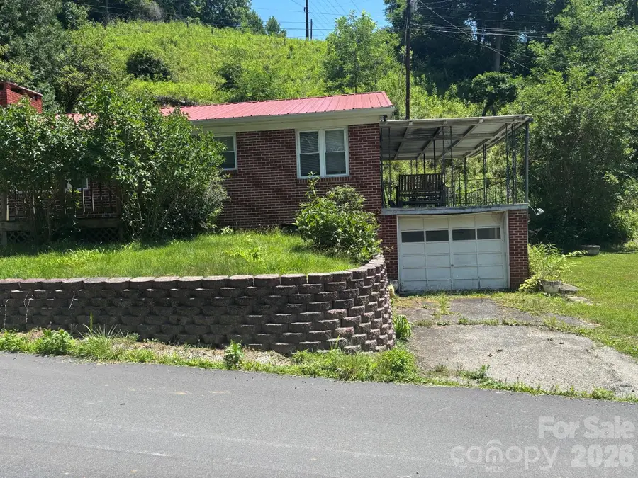 637 Toe Cane Road, Bakersville, NC 28705 - #2