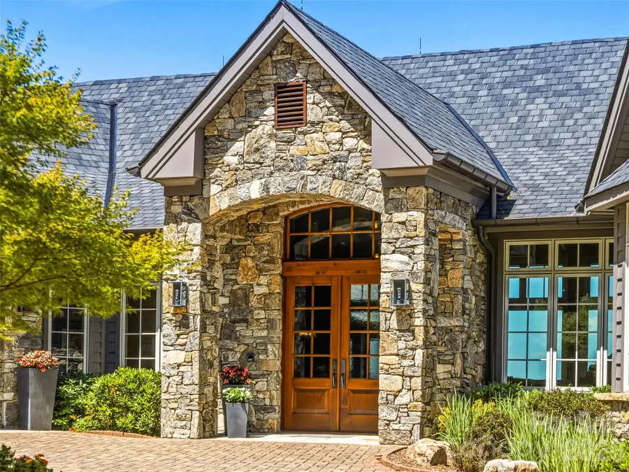 504 Hagen Drive, Hendersonville, NC 28739 - #2