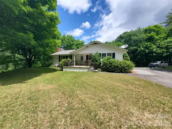 886 Hanging Rock Road, Spruce Pine, NC 28777