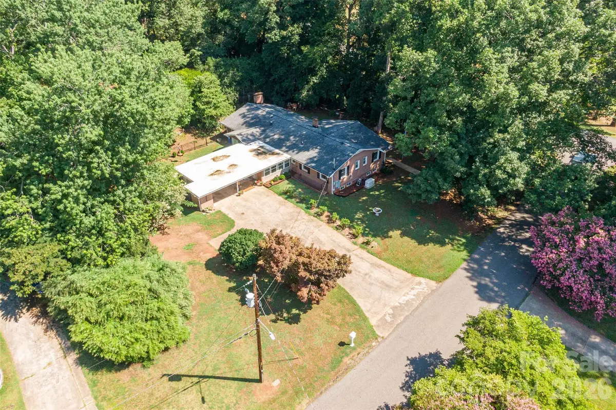 324 Country Club Circle, Shelby, NC 28150 - #1