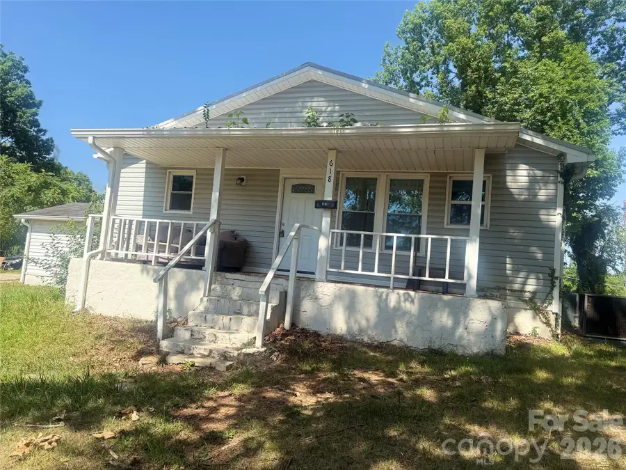 618 S Center Street, Hickory, NC 28602 - #2