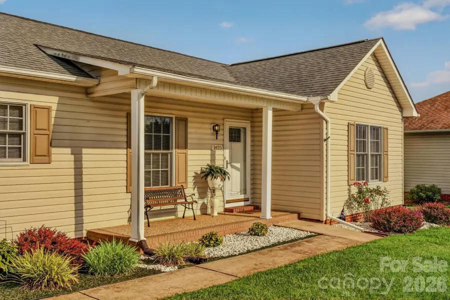 1425 Farmington Hills Drive, Conover, NC 28613 - #2