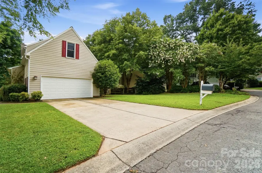 4802 Bridle Ridge Lane, Charlotte, NC 28269 - #2