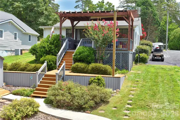 260 Pirates Cove, Badin Lake, NC 28127