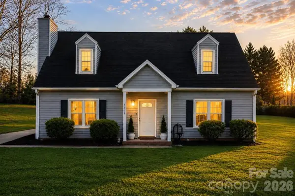 6104 Sunbridge Court, Charlotte, NC 28269