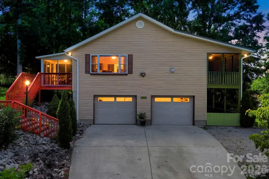 81 Chestnut Lane, Hendersonville, NC 28792 - #2