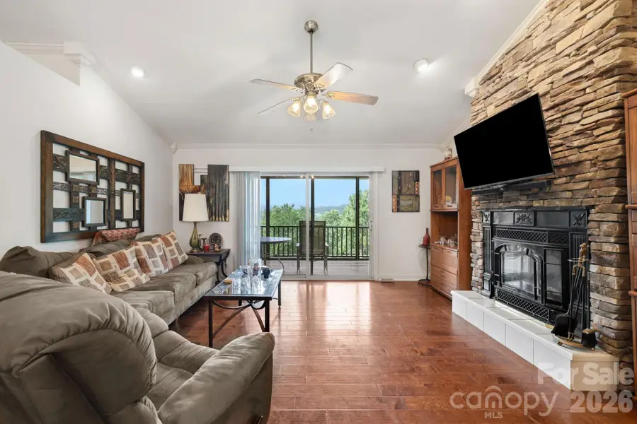81 Chestnut Lane, Hendersonville, NC 28792 - #3