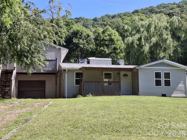 2795 Old Henson Cove Road, Canton, NC 28716