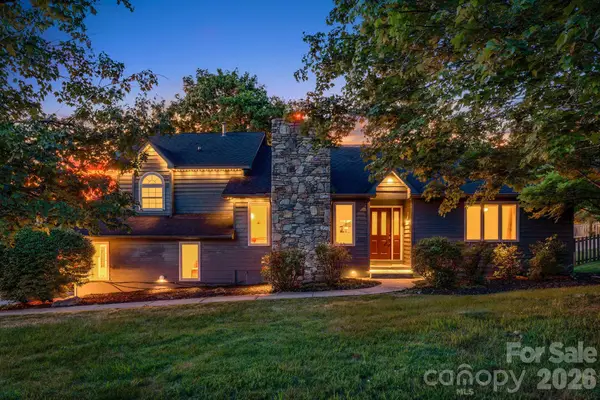 2 Jaks Ridge Drive, Asheville, NC 28805