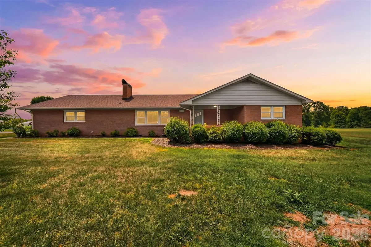 8604 Old Nc 10 Highway, Hickory, NC 28602 - #1