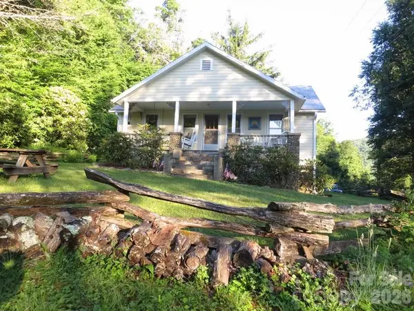 6835 Nc 183 Highway, Newland, NC 28657