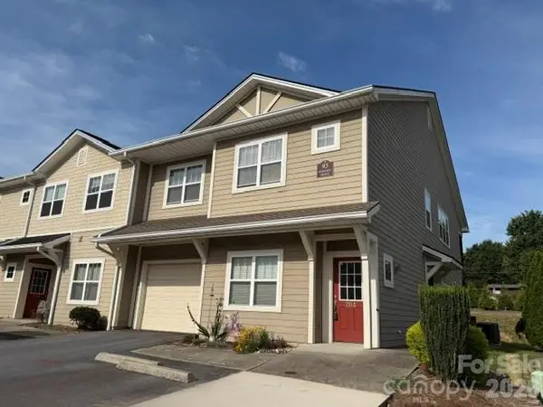 93 Foxden Drive #204, Fletcher, NC 28732