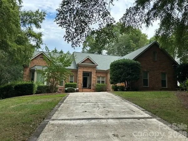 15614 Warm Springs Court, Charlotte, NC 28278