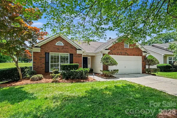8316 Rhian Brook Lane, Charlotte, NC 28216