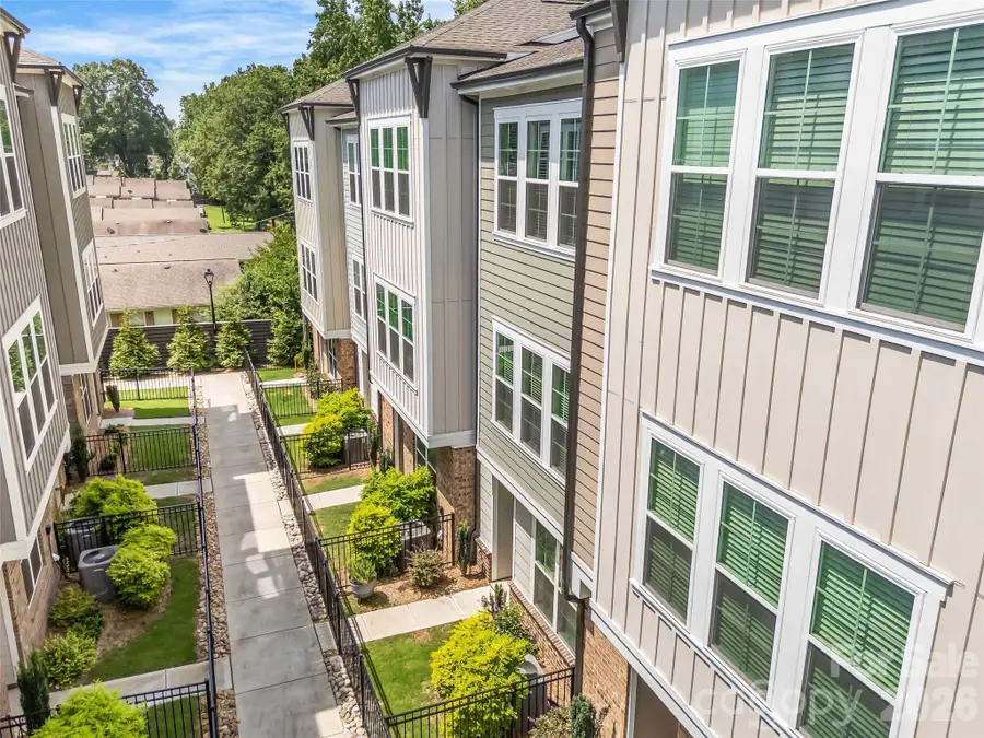 3213 Zenith Lane, Charlotte, NC 28205 - #2
