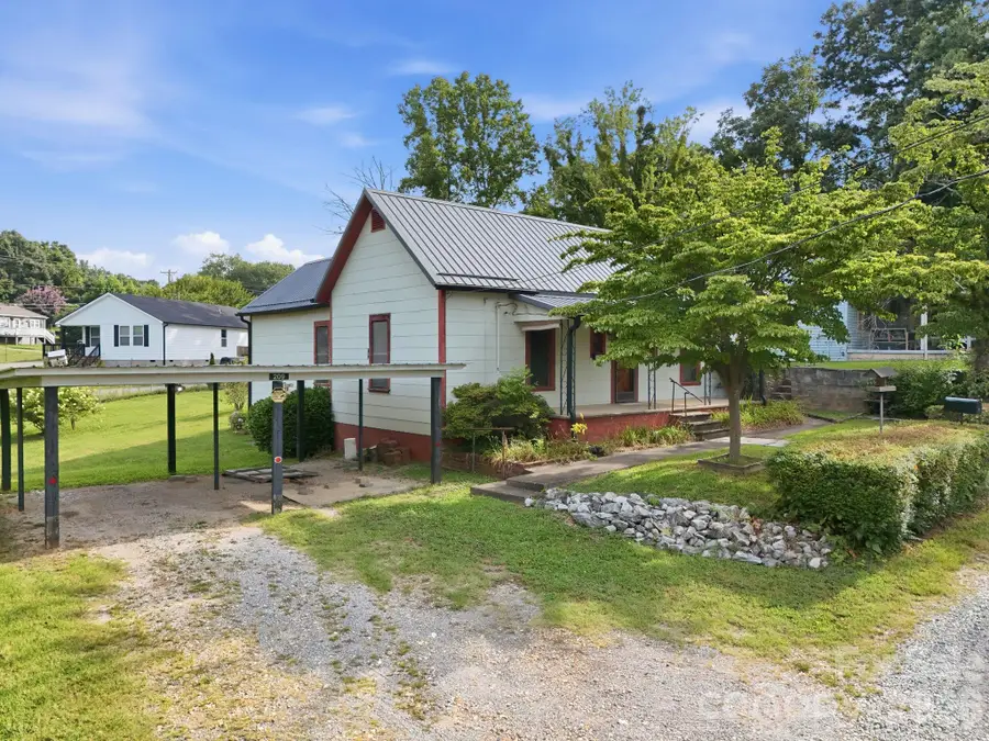 209 Virginia Avenue, Marion, NC 28752 - #3