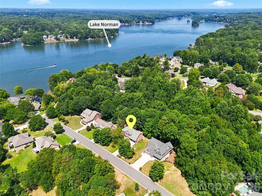 122 W Tattersall Drive, Statesville, NC 28677 - #2
