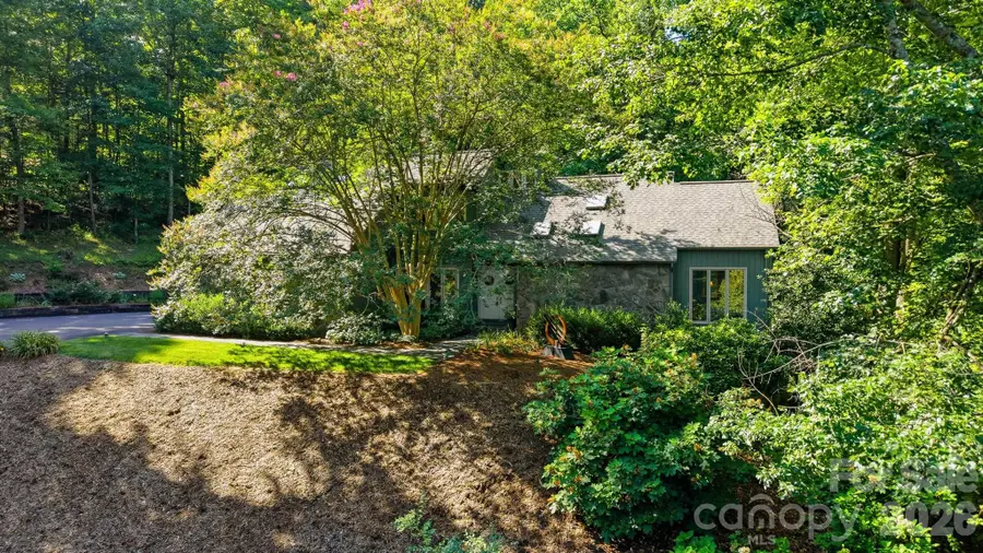 414 Stonecroft Drive Se, Lenoir, NC 28645 - #2