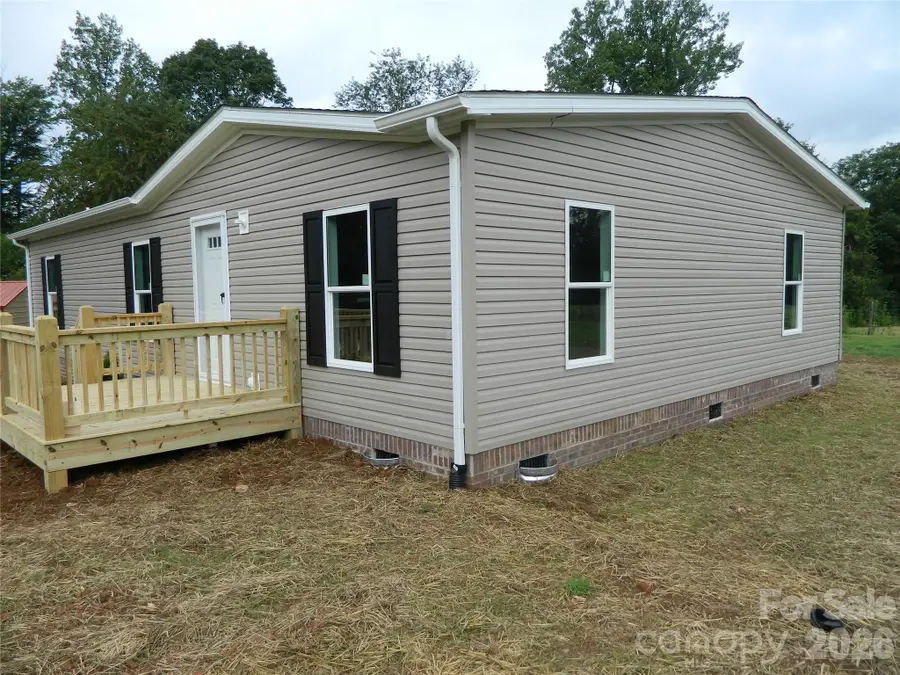 3944 Hollywood Ridge Road Ne, Lenoir, NC 28645 - #3