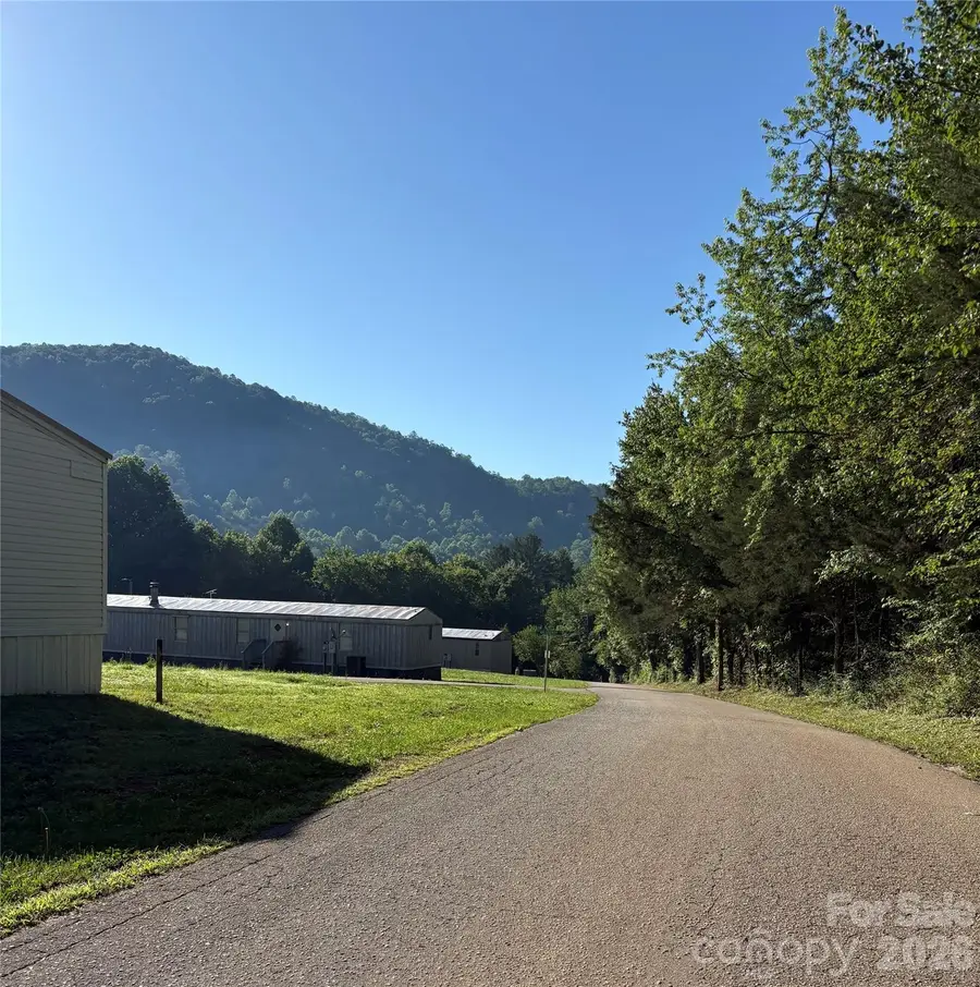 133 Oakwell Drive, Marion, NC 28752 - #2