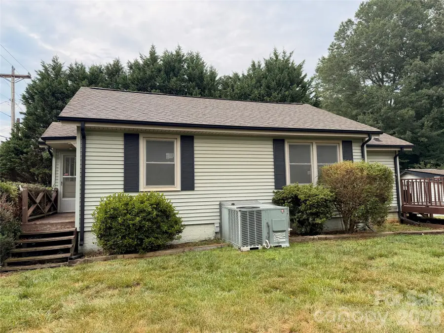 2475 Shelton Avenue, Statesville, NC 28677 - #2