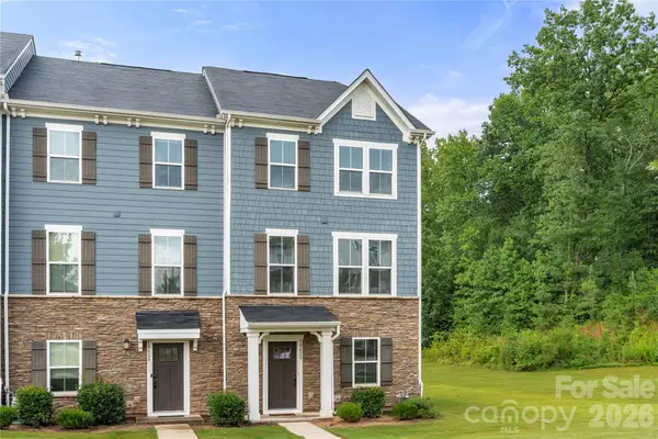 10620 Overlook Mountain Drive, Charlotte, NC 28216
