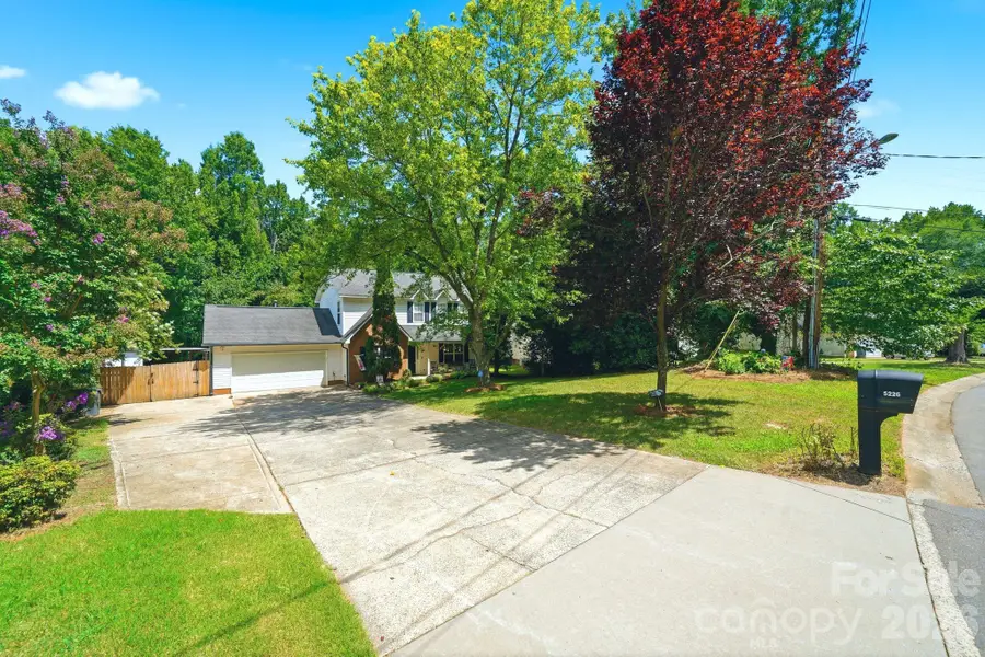 5226 Rockwood Road, Charlotte, NC 28216 - #3
