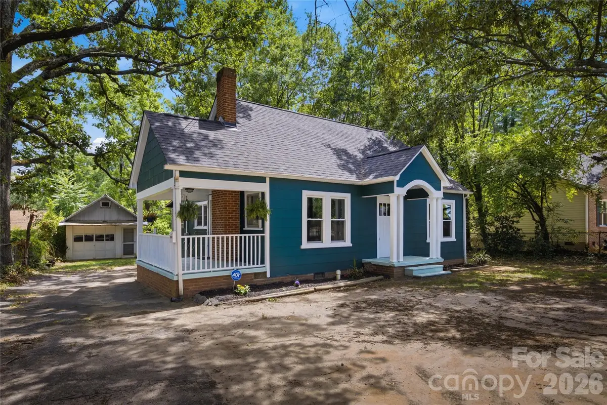 1909 2nd Avenue Sw, Hickory, NC 28602 - #1