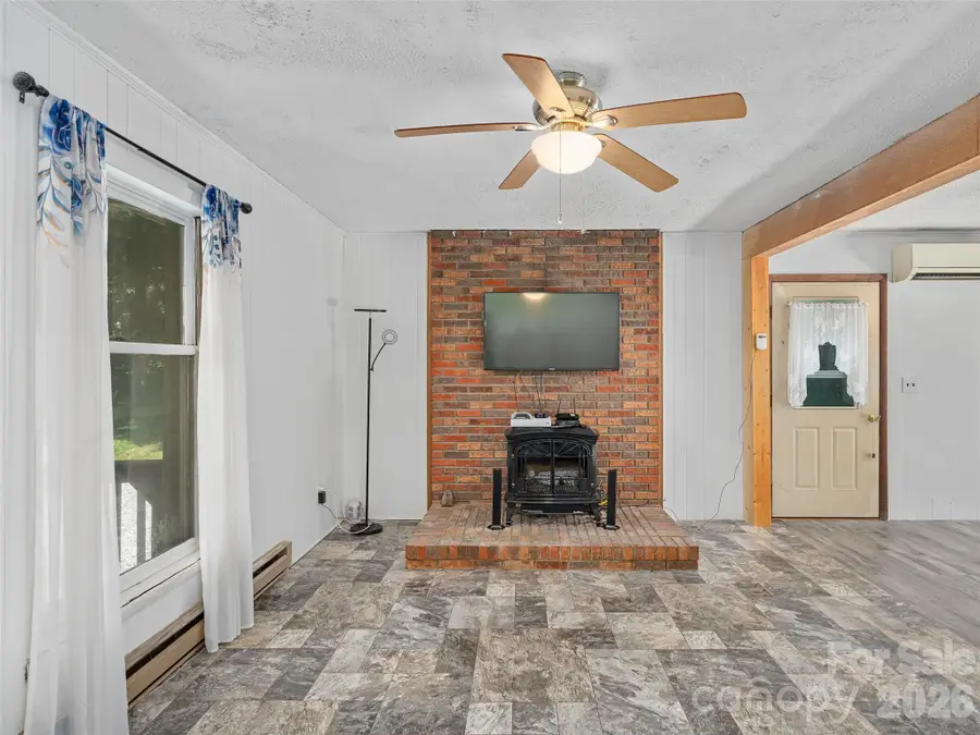 115 Hollifield Street, Spruce Pine, NC 28777 - #3