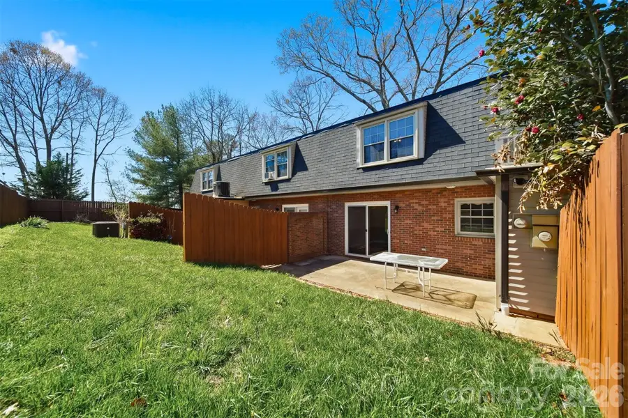 414 7th Street Ne, Hickory, NC 28601 - #3