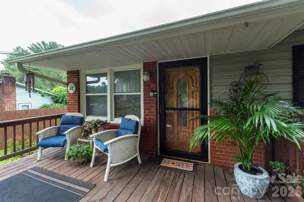 424 Lower Grassy Branch Road, Asheville, NC 28805