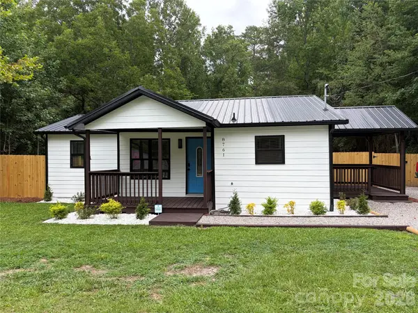 8761 Old Wire Road, Laurel Hill, NC 28351