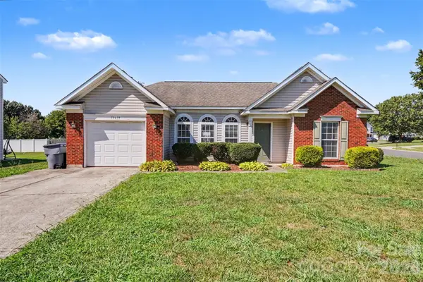 10439 Green Hedge Avenue, Charlotte, NC 28269