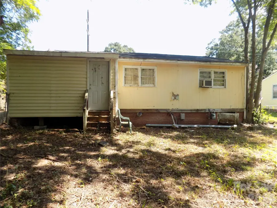 1013 W Sixth Avenue, Gastonia, NC 28052 - #2