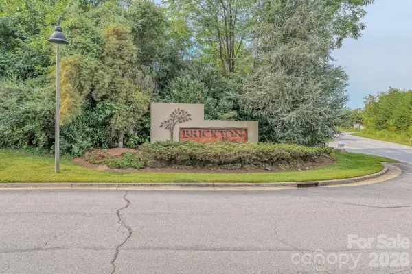 291 Brickton Village Circle #307, Fletcher, NC 28732