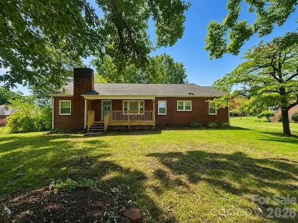 112 3rd Street Ne, Conover, NC 28613