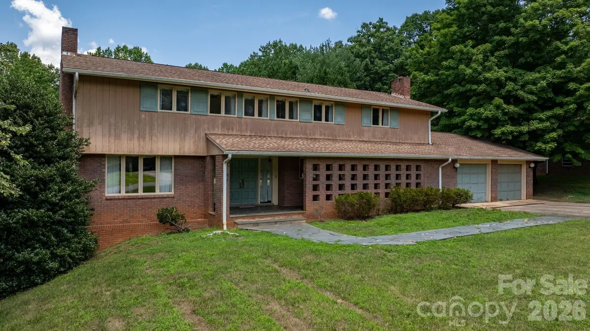 1335 36th Avenue Drive Ne, Hickory, NC 28601 - #1