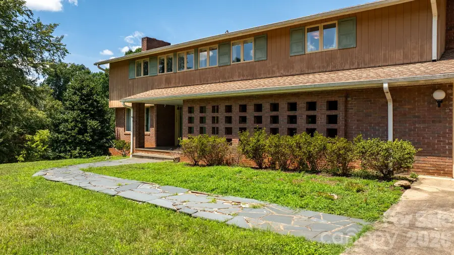 1335 36th Avenue Drive Ne, Hickory, NC 28601 - #3