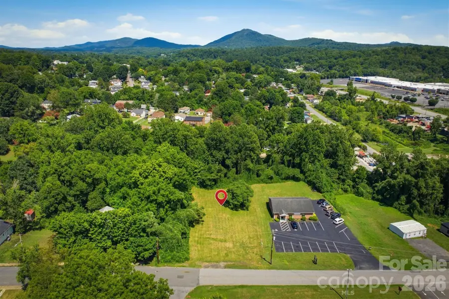 501 Realty Street Sw, Lenoir, NC 28645 - #2