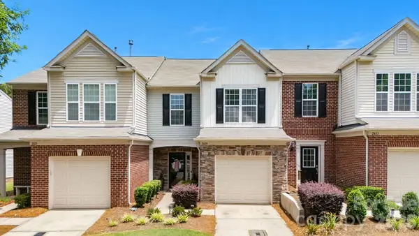 2429 Diplomat Lane, Charlotte, NC 28210