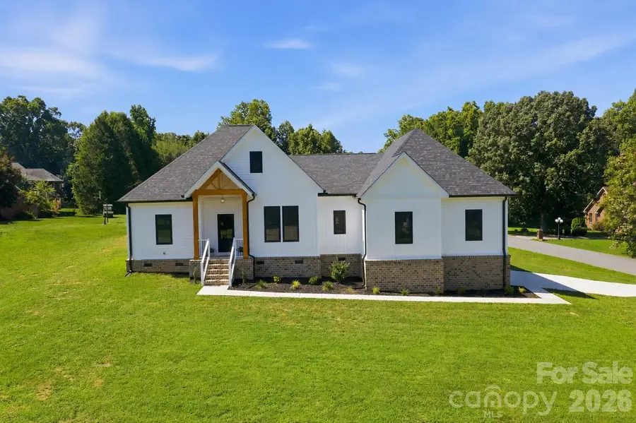 1213 Creekside Drive, Conover, NC 28613 - #2