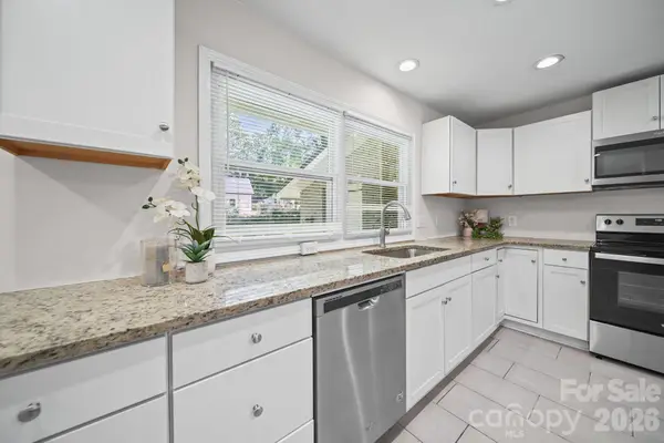 4316 Mckinley Drive, Charlotte, NC 28208
