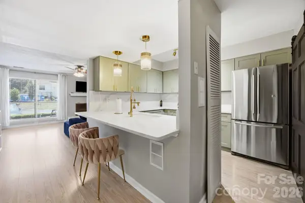 11002 Carmel Crossing Road, Charlotte, NC 28226