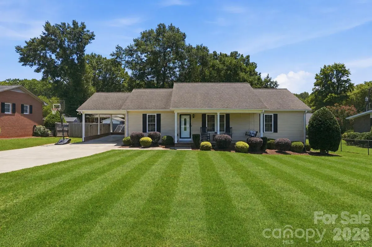 107 Wendover Drive, Lincolnton, NC 28092 - #1