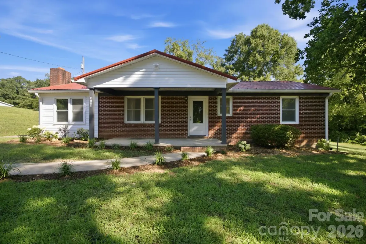 3123 Castle Avenue, Hickory, NC 28601 - #1